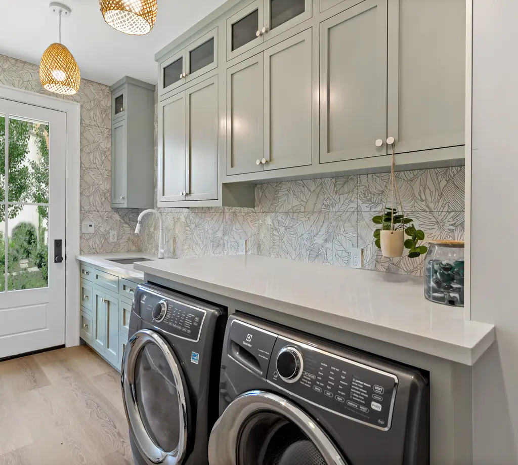 custom laundry room design